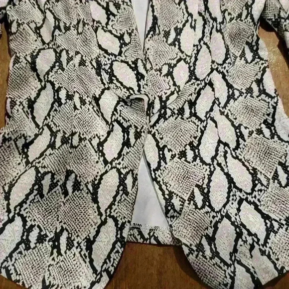 Snake Print Blazer Top XS - Picture 4 of 5